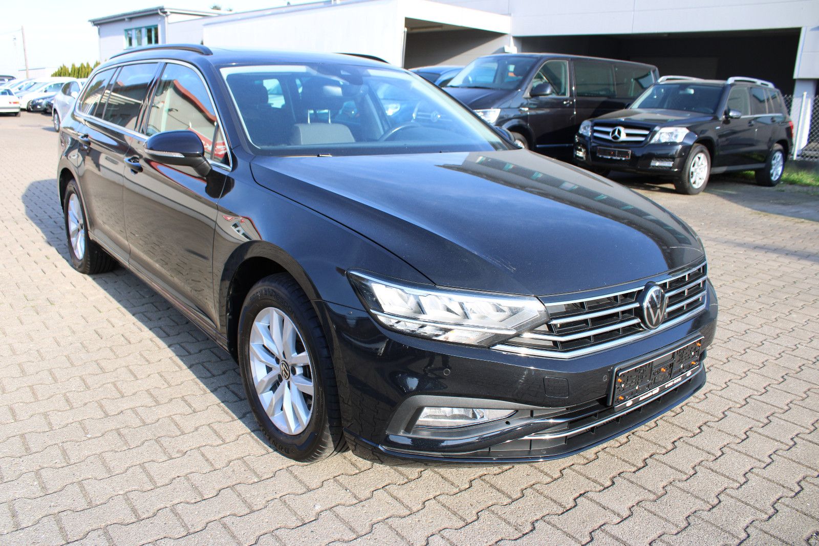Fahrzeugabbildung Volkswagen Passat Variant 2.0 TDI Navi,PDC,Kamera,AHK.