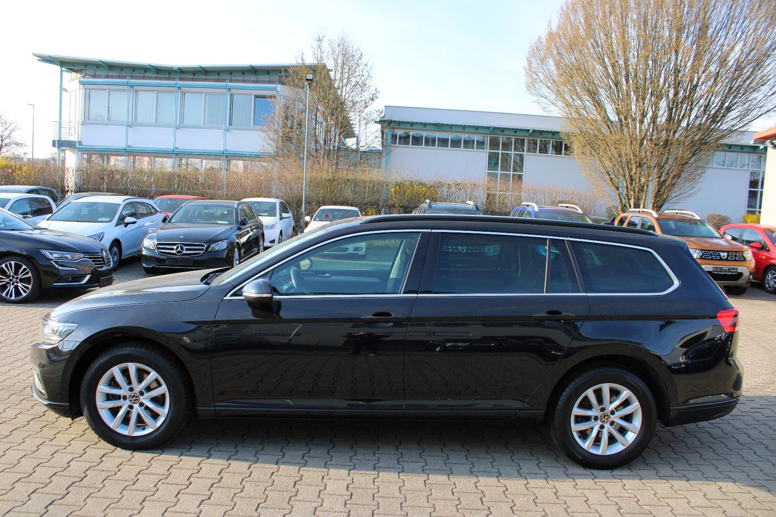 Fahrzeugabbildung Volkswagen Passat Variant 2.0 TDI Navi,PDC,Kamera,AHK.