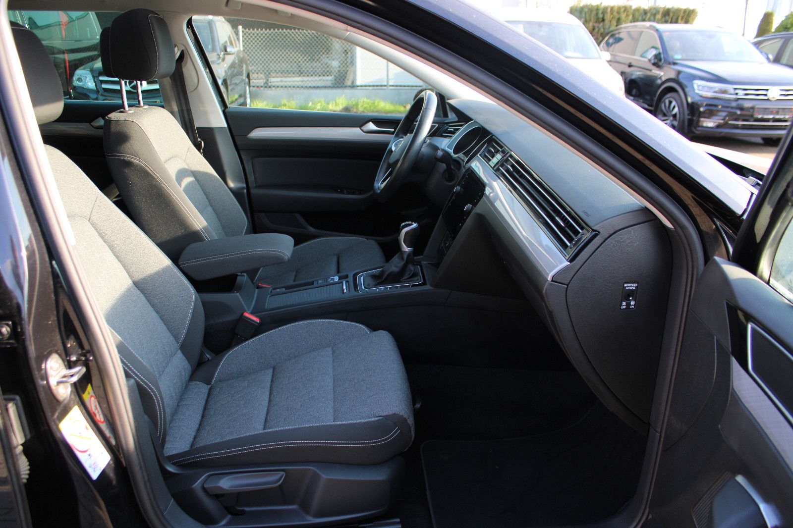 Fahrzeugabbildung Volkswagen Passat Variant 2.0 TDI Navi,PDC,Kamera,AHK.