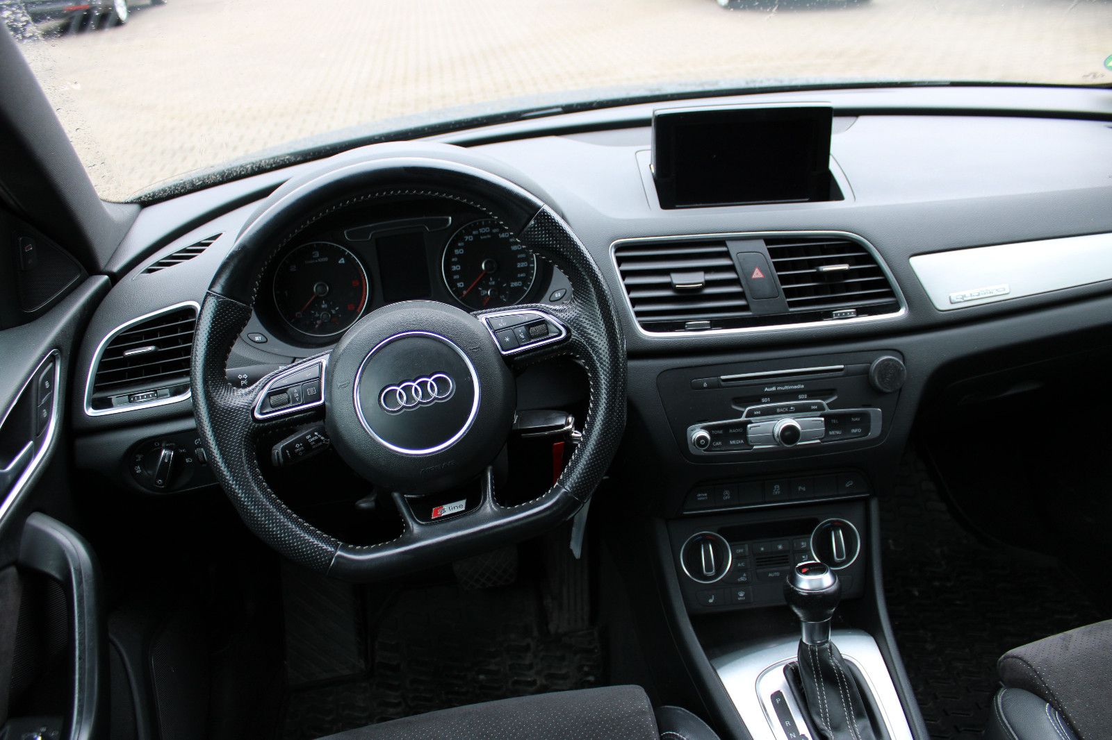 Fahrzeugabbildung Audi Q3 2.0 TDI S-Line qua. S tronic Navi,PDC,AHK,LED