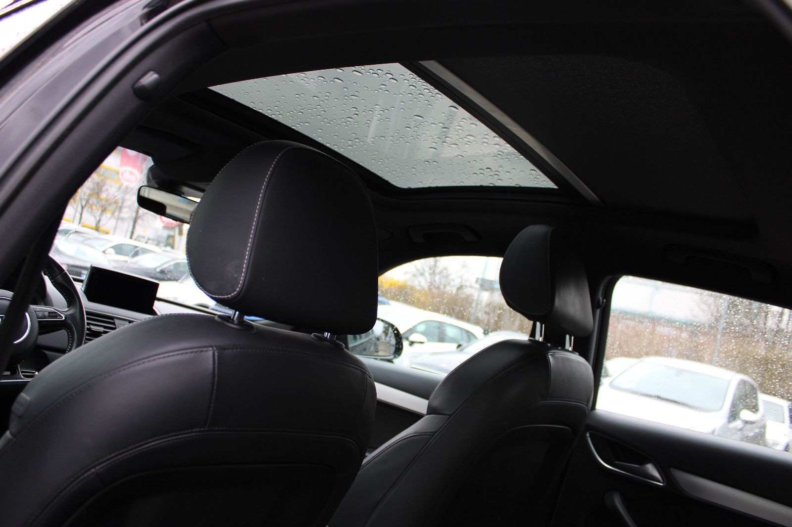 Fahrzeugabbildung Audi Q3 2.0 TDI S-Line qua. S tronic Navi,PDC,AHK,LED