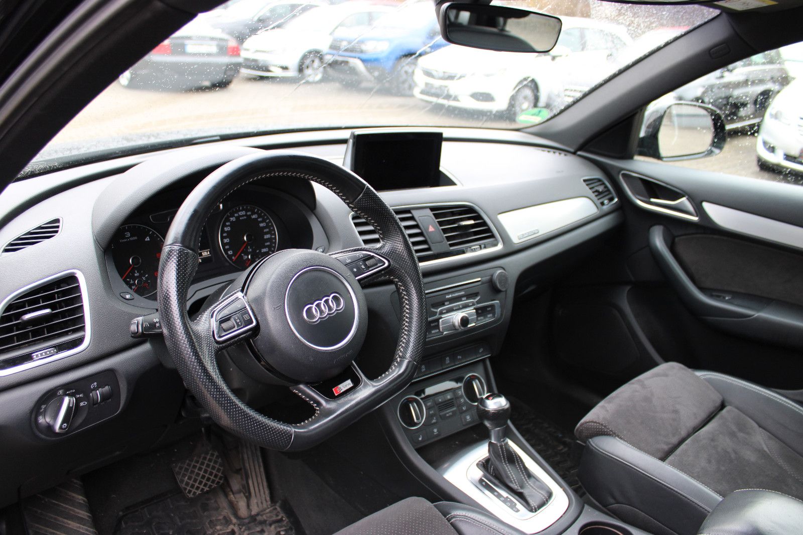 Fahrzeugabbildung Audi Q3 2.0 TDI S-Line qua. S tronic Navi,PDC,AHK,LED