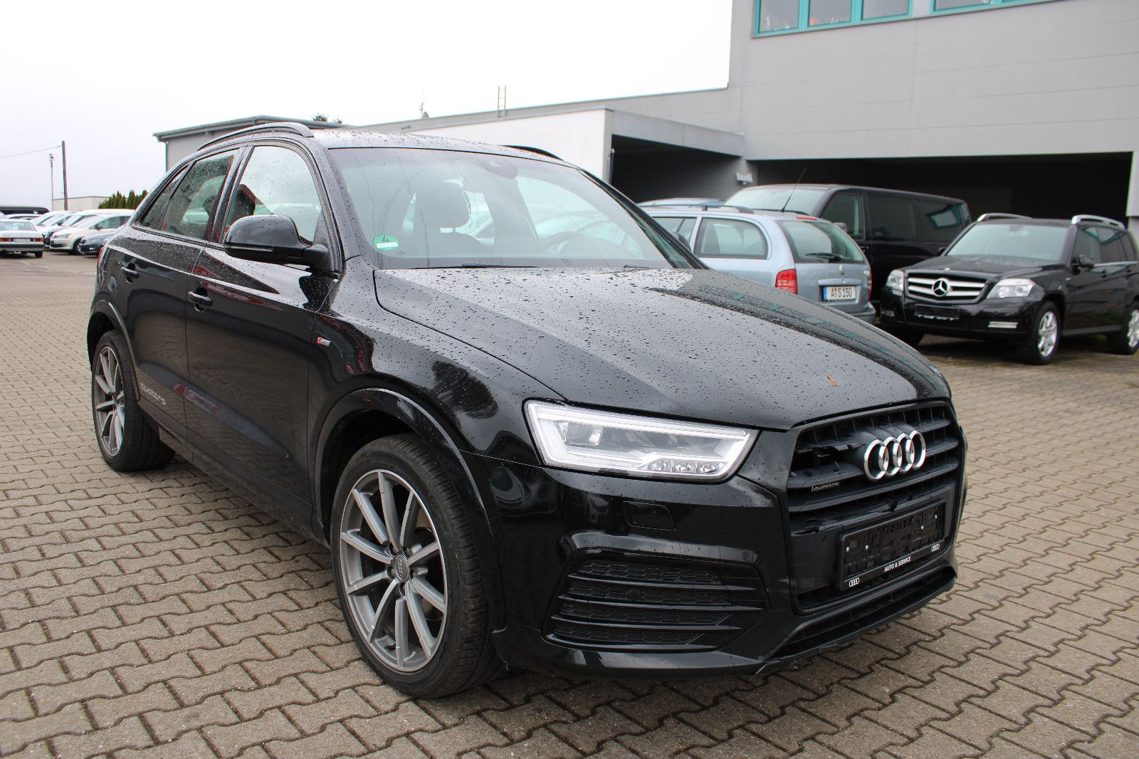 Fahrzeugabbildung Audi Q3 2.0 TDI S-Line qua. S tronic Navi,PDC,AHK,LED
