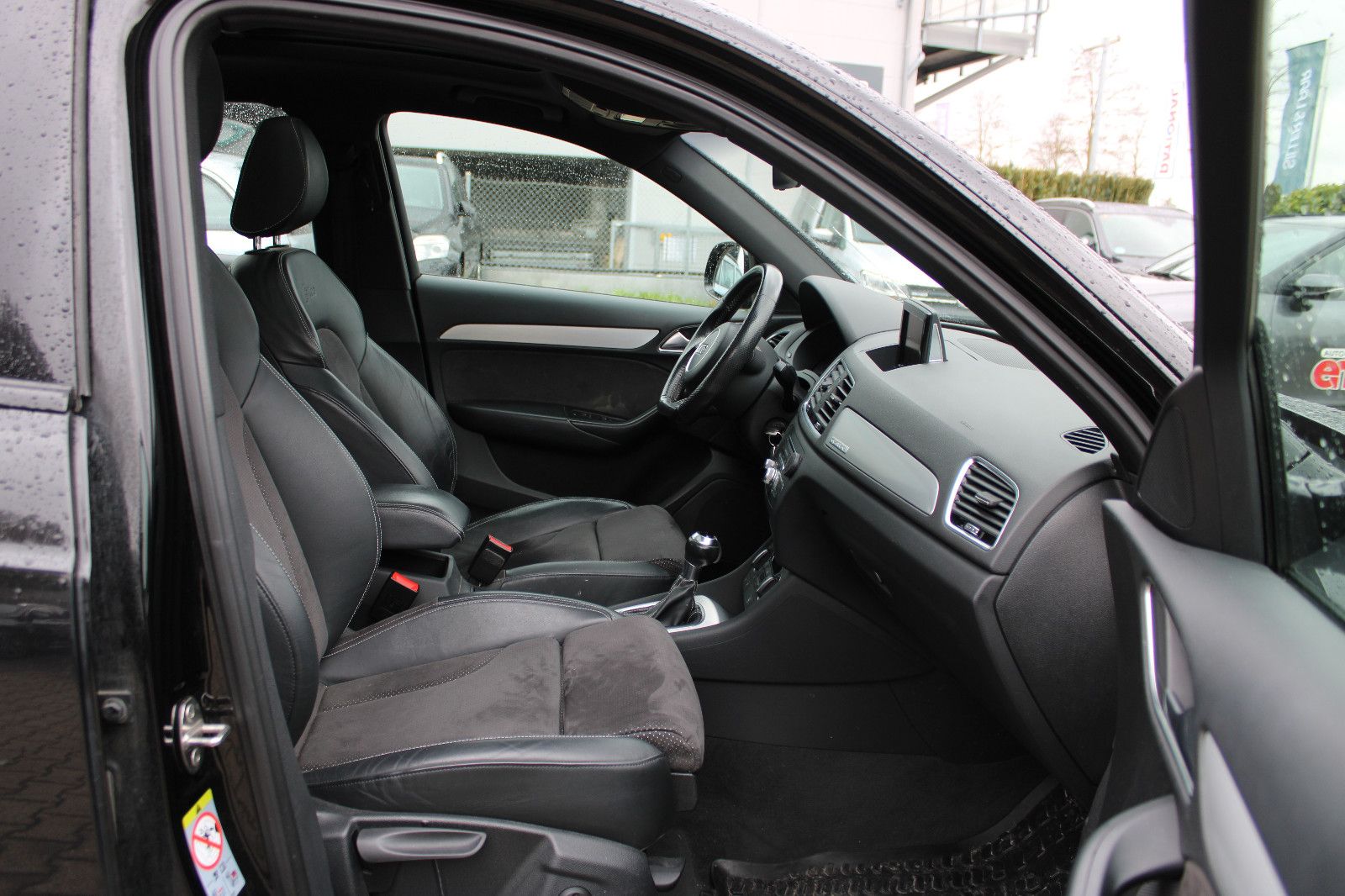 Fahrzeugabbildung Audi Q3 2.0 TDI S-Line qua. S tronic Navi,PDC,AHK,LED