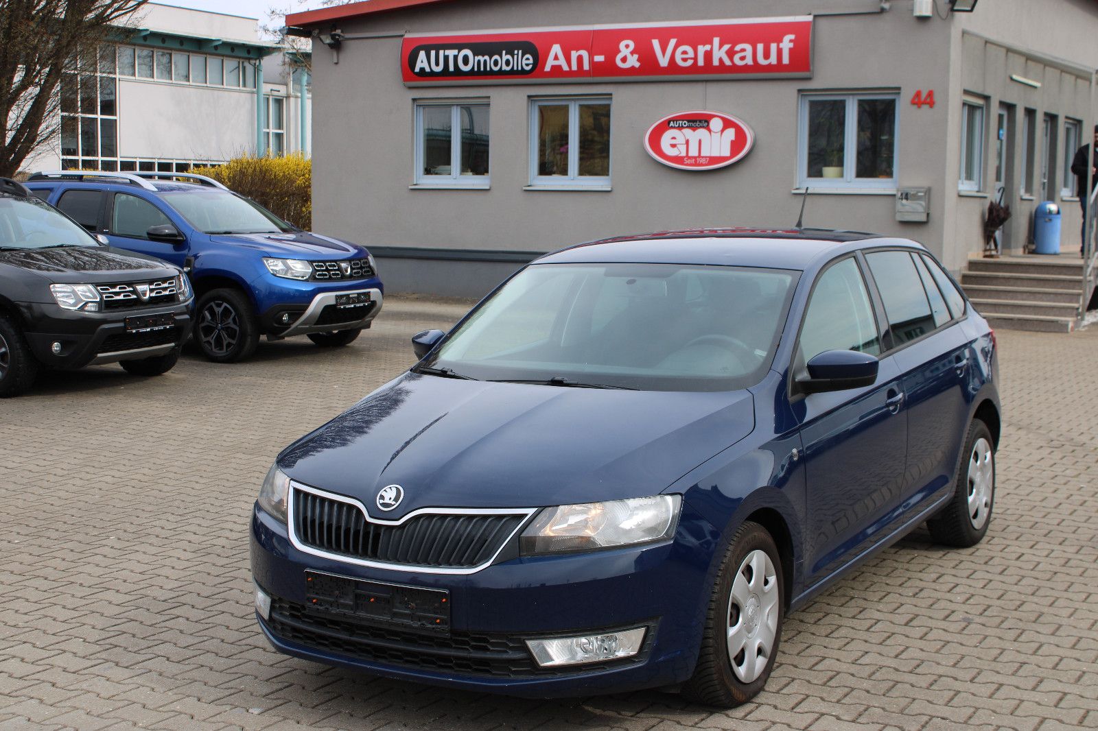 Fahrzeugabbildung SKODA Rapid 1.4 TSI DSG PDC,Navi,AHK,SHZ