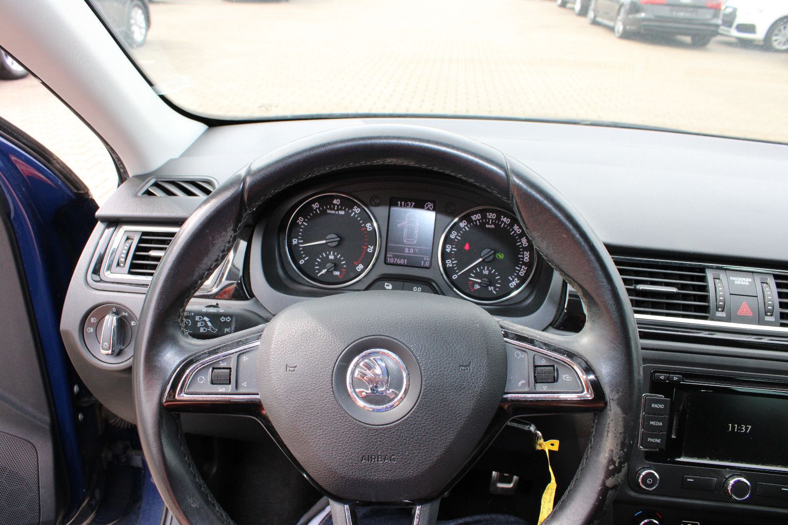 Fahrzeugabbildung SKODA Rapid 1.4 TSI DSG PDC,Navi,AHK,SHZ