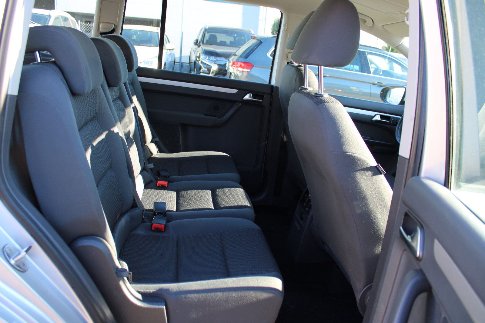 Fahrzeugabbildung Volkswagen Touran 1.6 TDI PDC,Kamera,AHK,SHZ