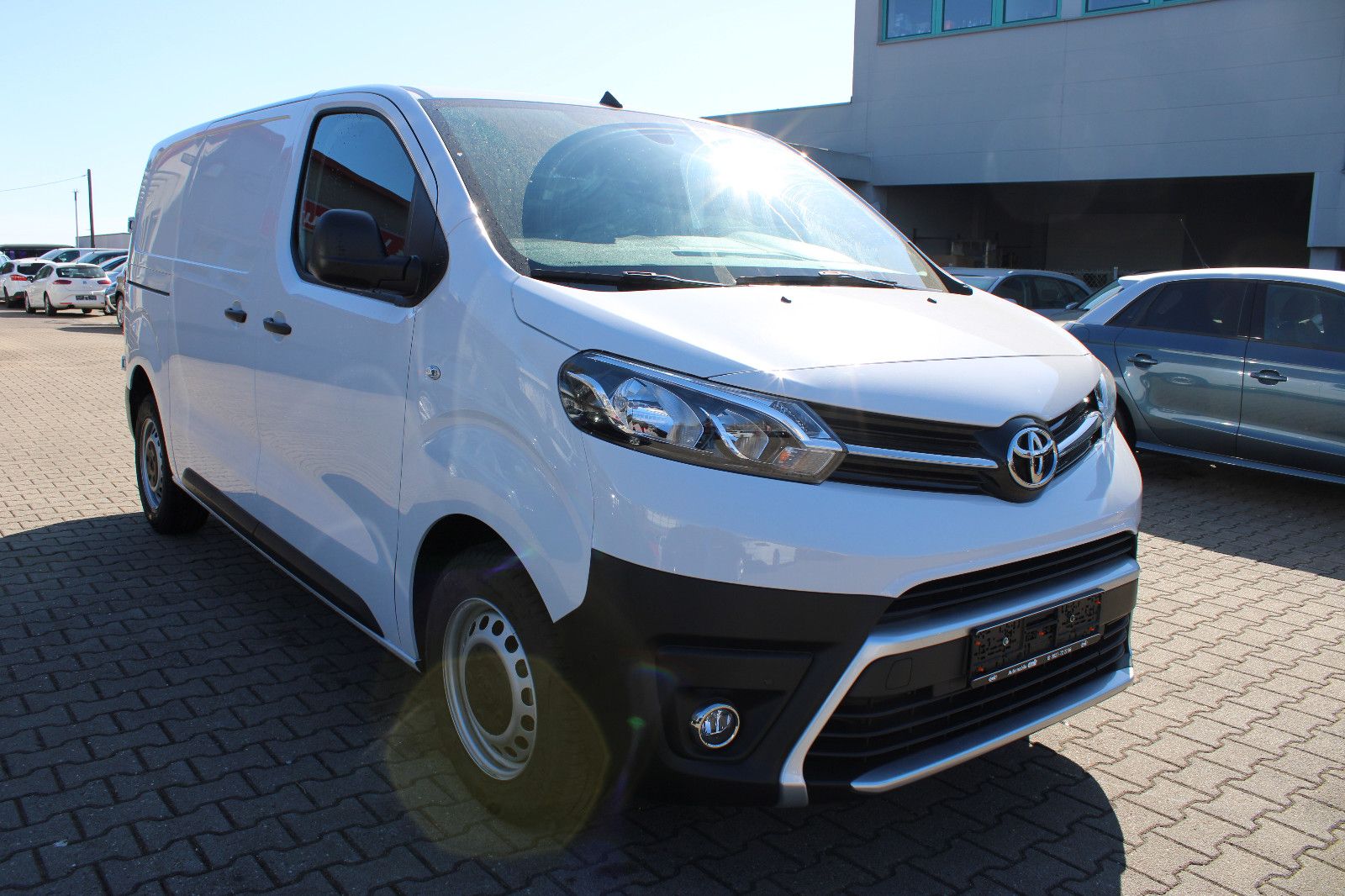 Fahrzeugabbildung Toyota Proace L1 Meister Navi,PDC,Kamera,Klima,3.Sitzer