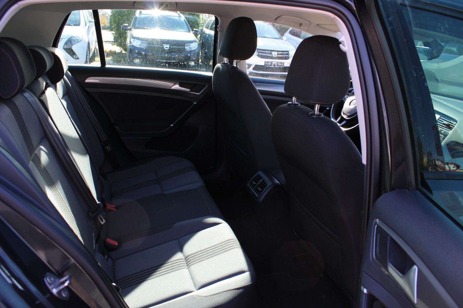 Fahrzeugabbildung Volkswagen Golf 1.4 TSI  ALLSTAR PDC,SHZ,Tempomat