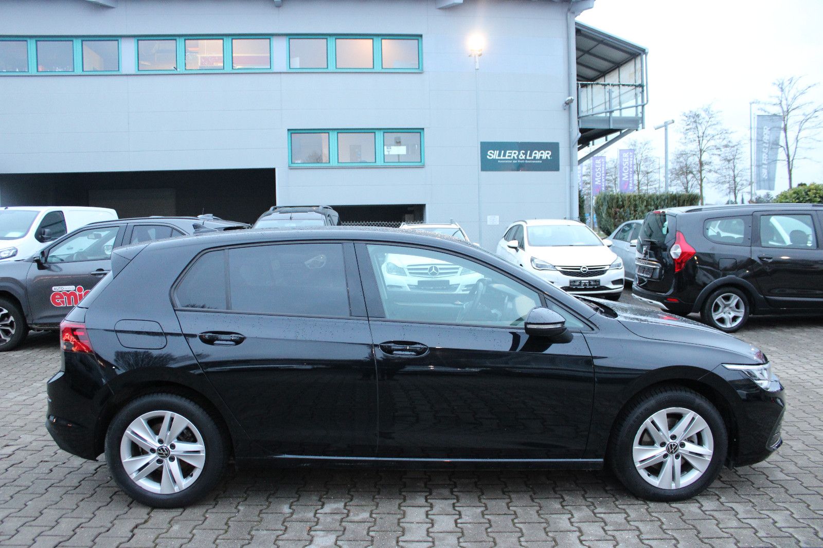 Fahrzeugabbildung Volkswagen Golf 1.0 TSI Standheizung,LED,Navi,SHZ,LHZ