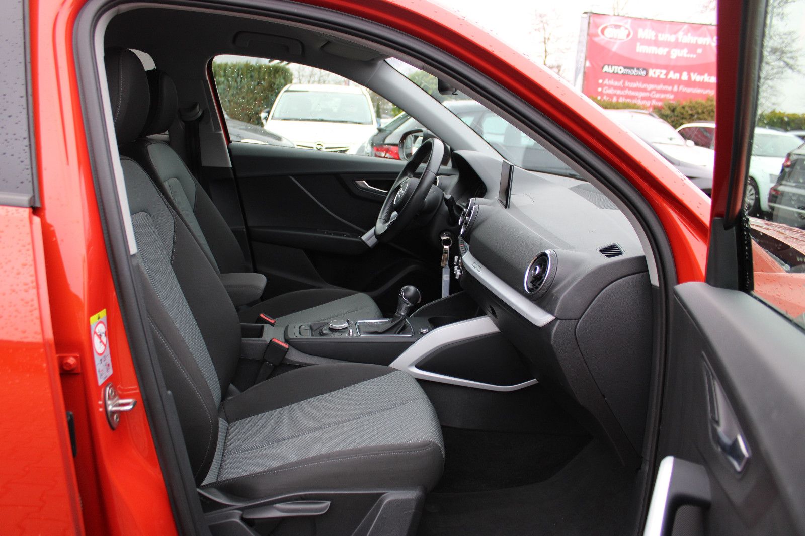 Fahrzeugabbildung Audi Q2 1.6 TDI S tronic Navi,PDC,AHK,LED