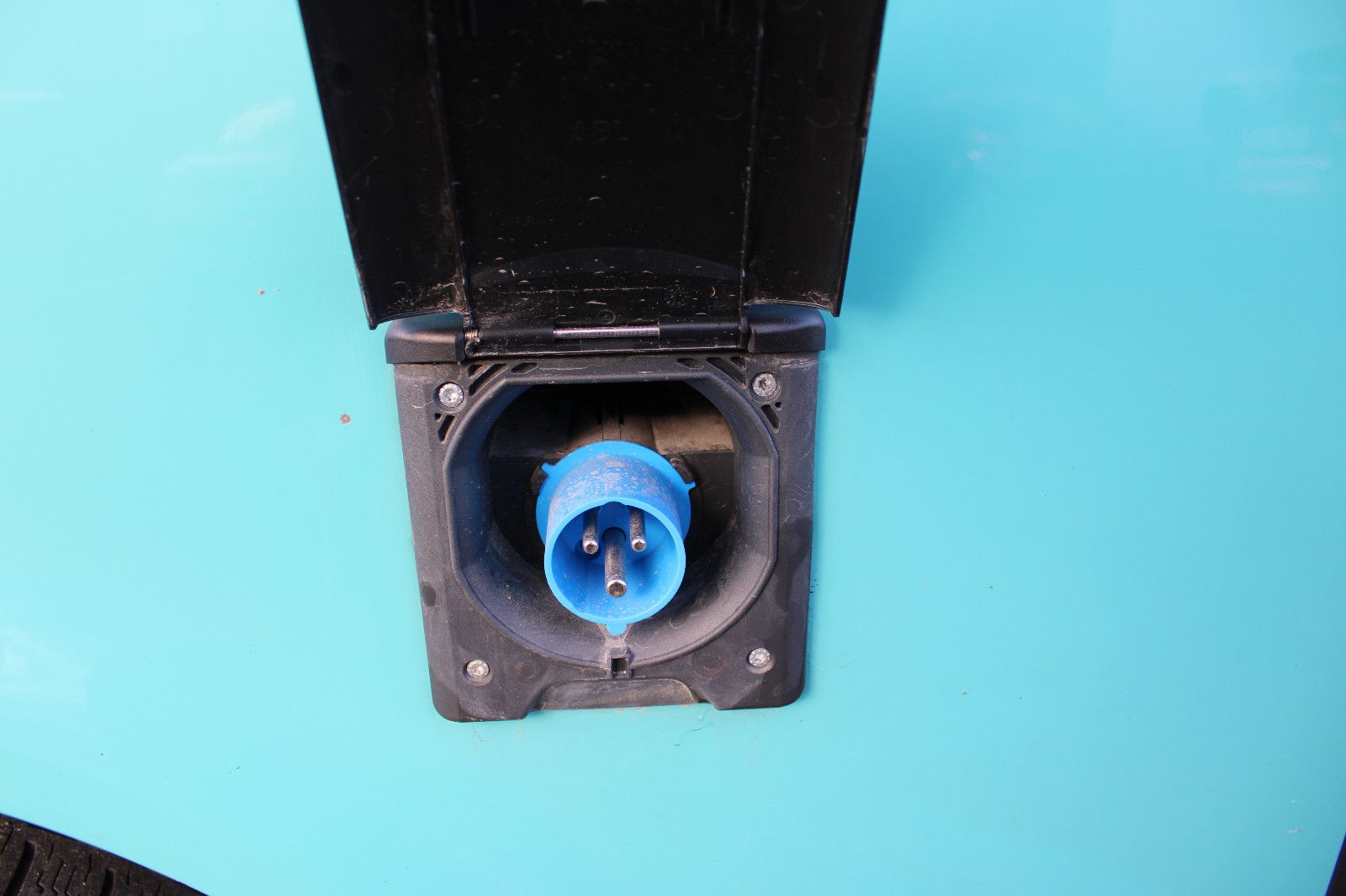 Fahrzeugabbildung Volkswagen T5 1.9TDI AHK,Solar,Waschbecken,Bett