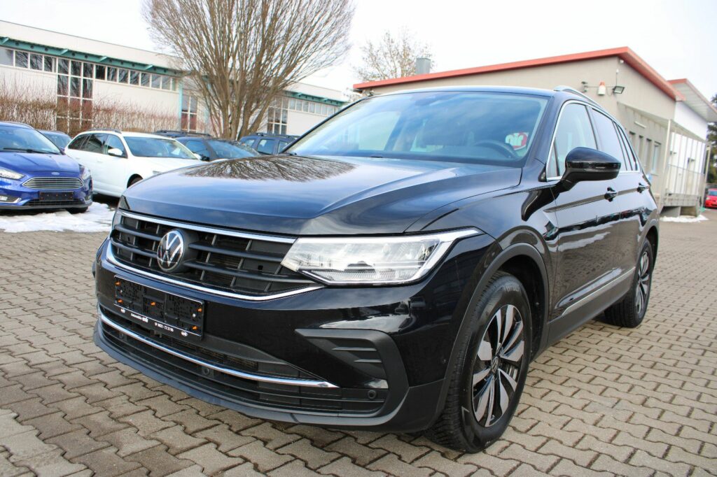 Volkswagen Tiguan 1.5 TSI DSG MOVE Navi,PDC,LHZ,SHZ,LED