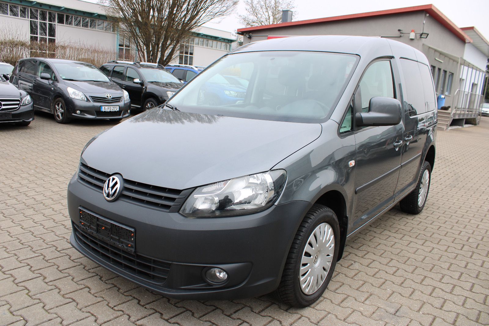 Fahrzeugabbildung Volkswagen Caddy 2,0TDI 4MOTION Roncalli Edition