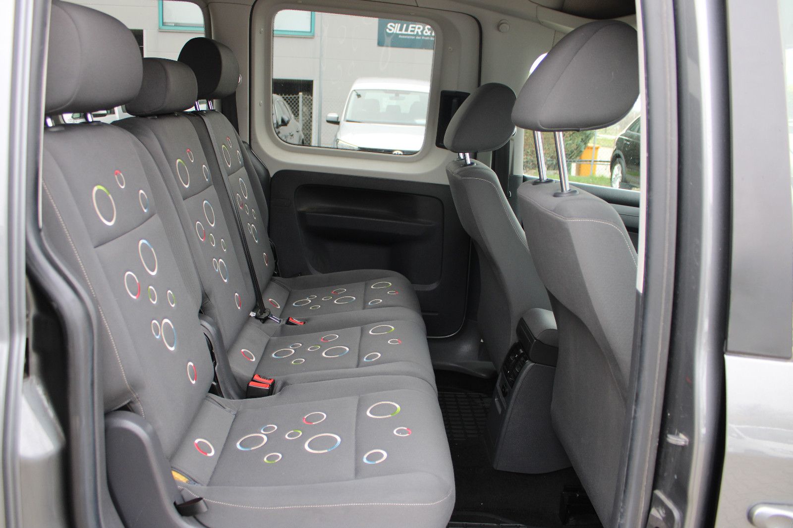 Fahrzeugabbildung Volkswagen Caddy 2,0TDI 4MOTION Roncalli Edition