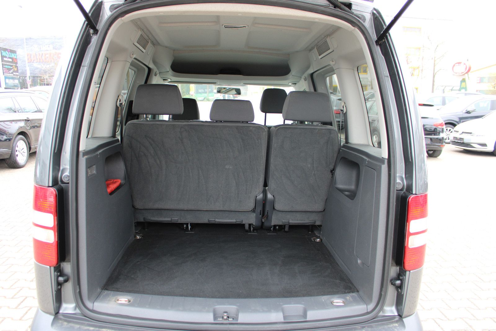 Fahrzeugabbildung Volkswagen Caddy 2,0TDI 4MOTION Roncalli Edition