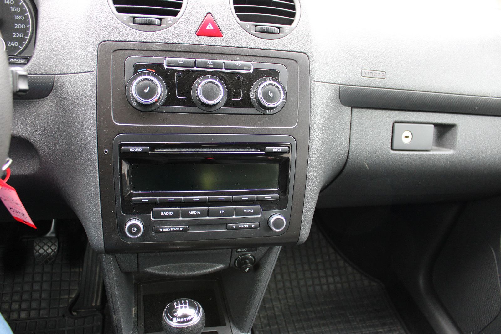 Fahrzeugabbildung Volkswagen Caddy 2,0TDI 4MOTION Roncalli Edition