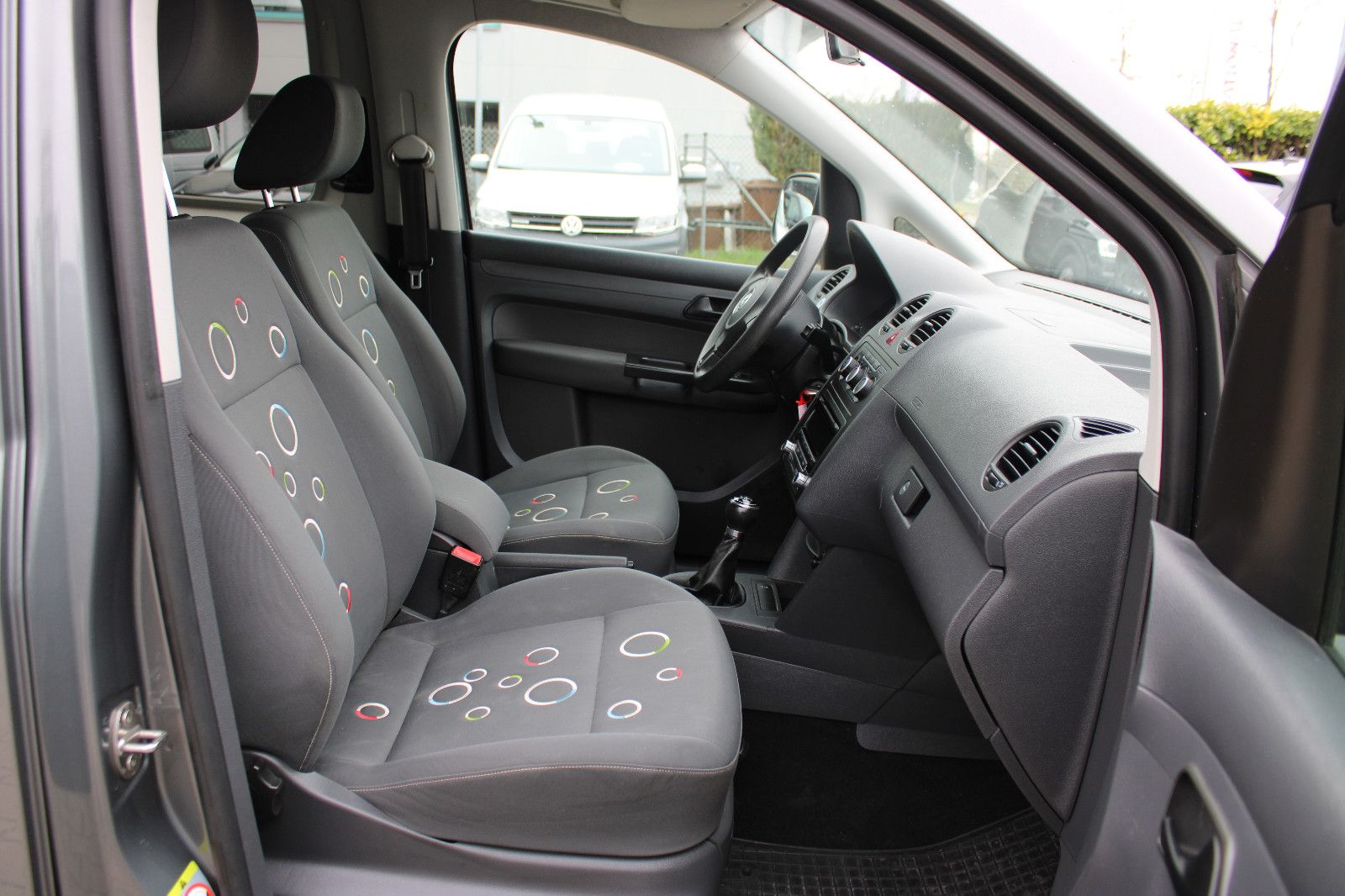 Fahrzeugabbildung Volkswagen Caddy 2,0TDI 4MOTION Roncalli Edition