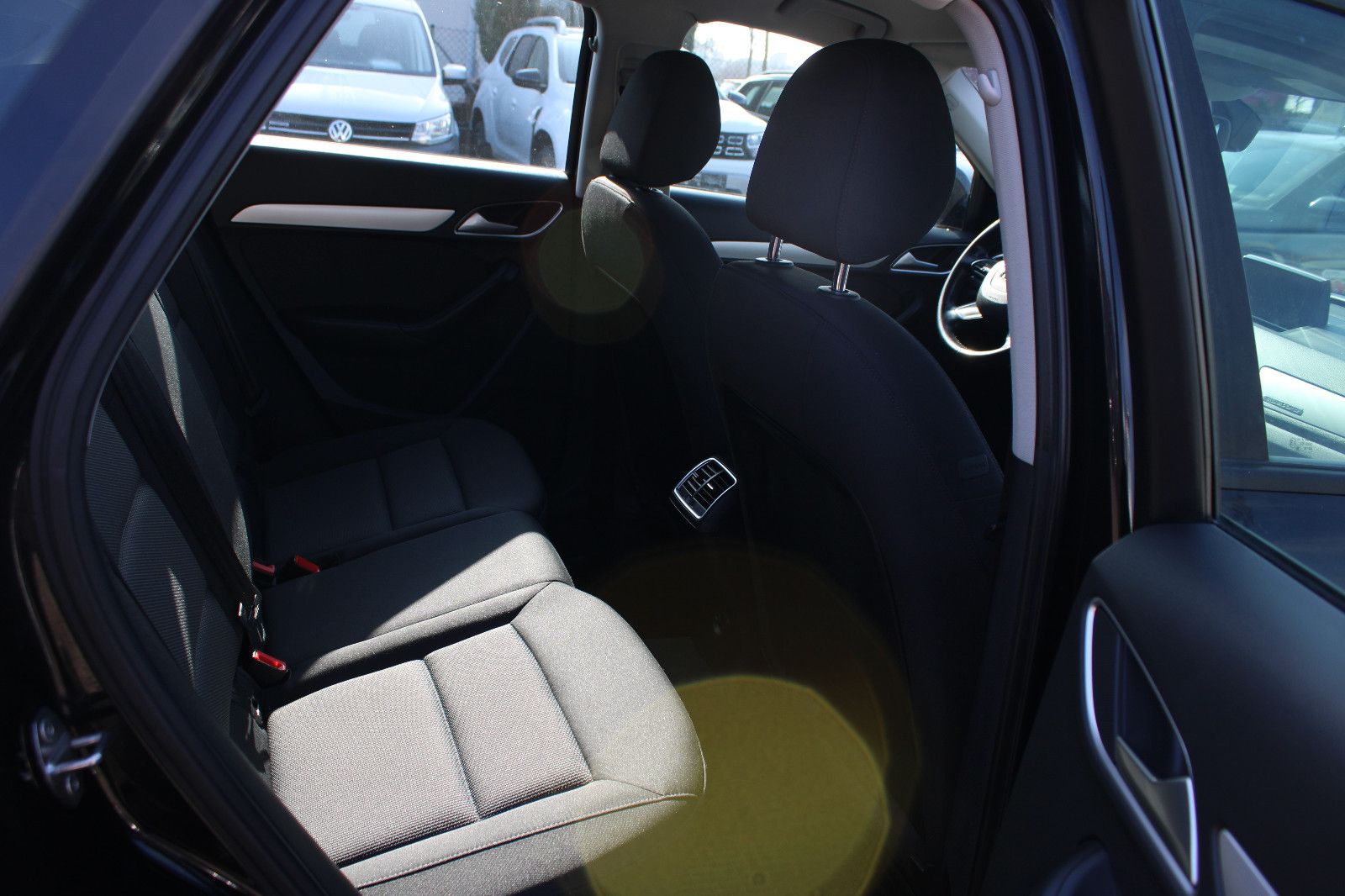 Fahrzeugabbildung Audi Q3 2.0 TDI S tronic quattro Navi,PDC,SHZ,Xenon,L