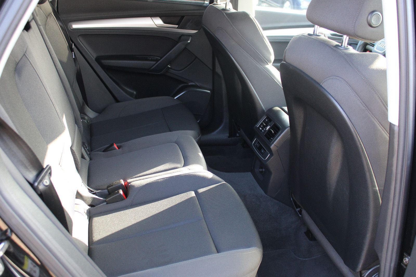 Fahrzeugabbildung Audi Q5 TFSI Hybrid S tronic quattro