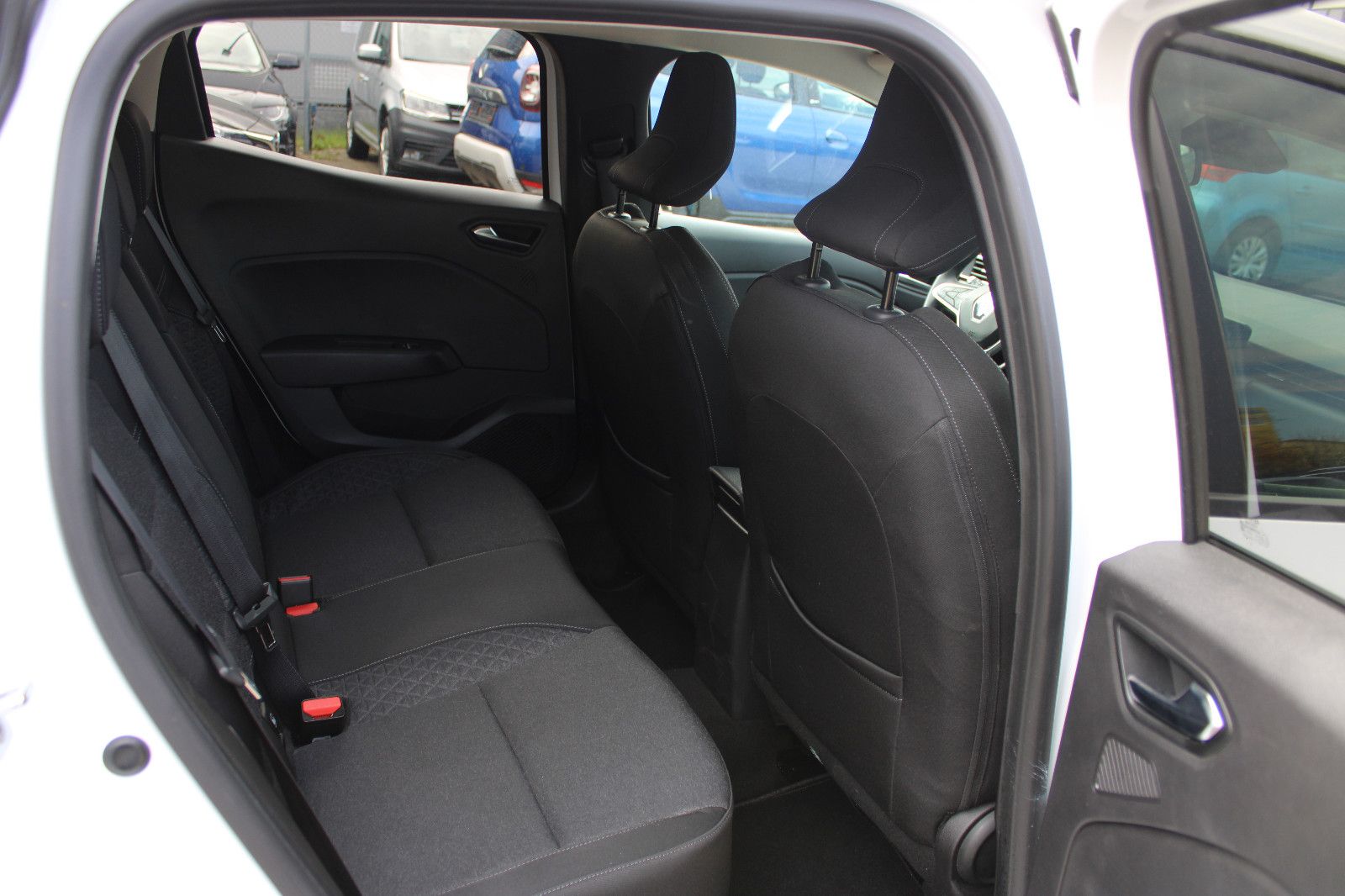 Fahrzeugabbildung Renault Clio TCe 90 Navi,PDC,SHZ,LED 1.Hand