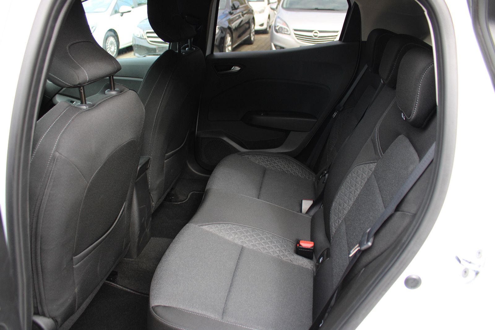 Fahrzeugabbildung Renault Clio TCe 90 Navi,PDC,SHZ,LED 1.Hand