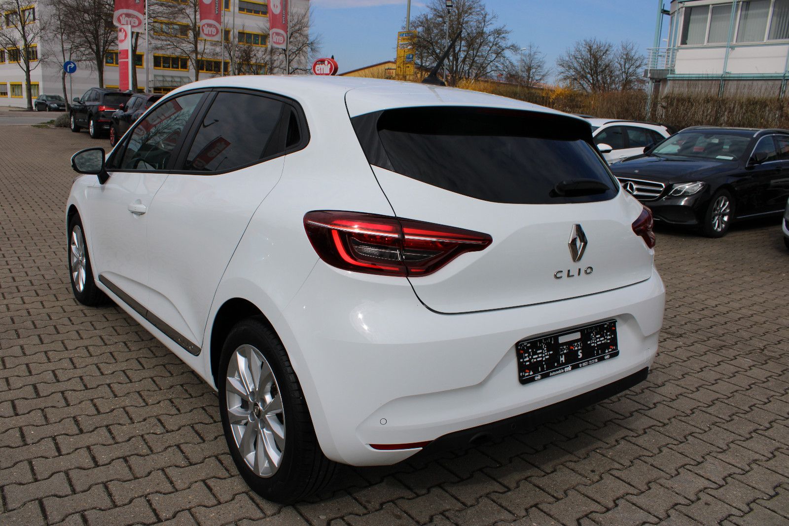 Fahrzeugabbildung Renault Clio TCe 90 Navi,PDC,SHZ,LED 1.Hand