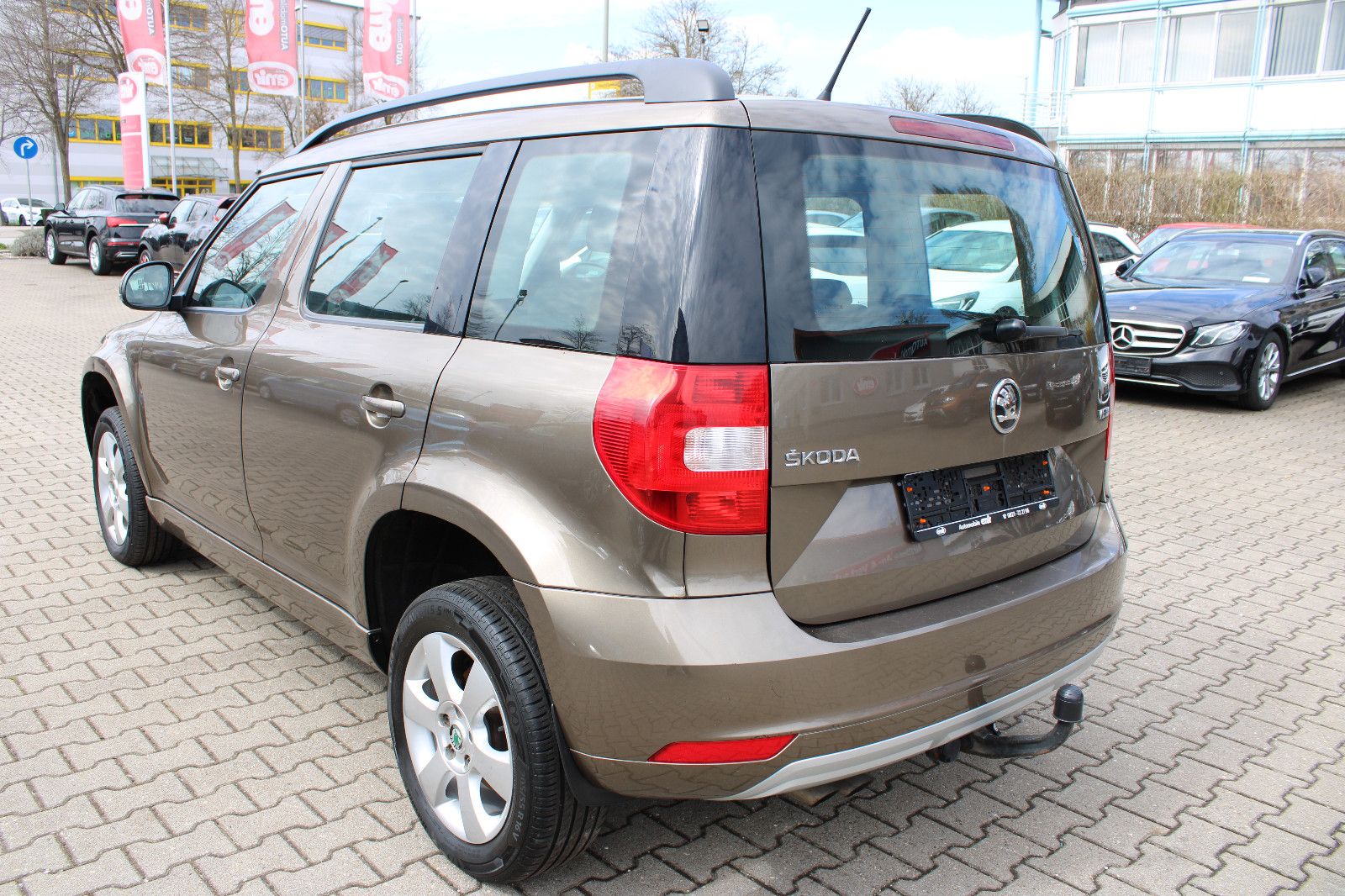 Fahrzeugabbildung SKODA Yeti 1.4 TSI DSG AHK,SHZ