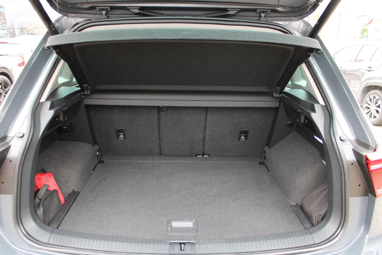 Fahrzeugabbildung Volkswagen Tiguan 1.5 TSI DSG Navi,PDC,Kamera,AHK