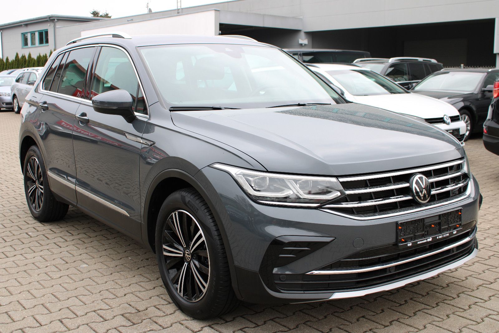 Fahrzeugabbildung Volkswagen Tiguan 1.5 TSI DSG Navi,PDC,Kamera,AHK