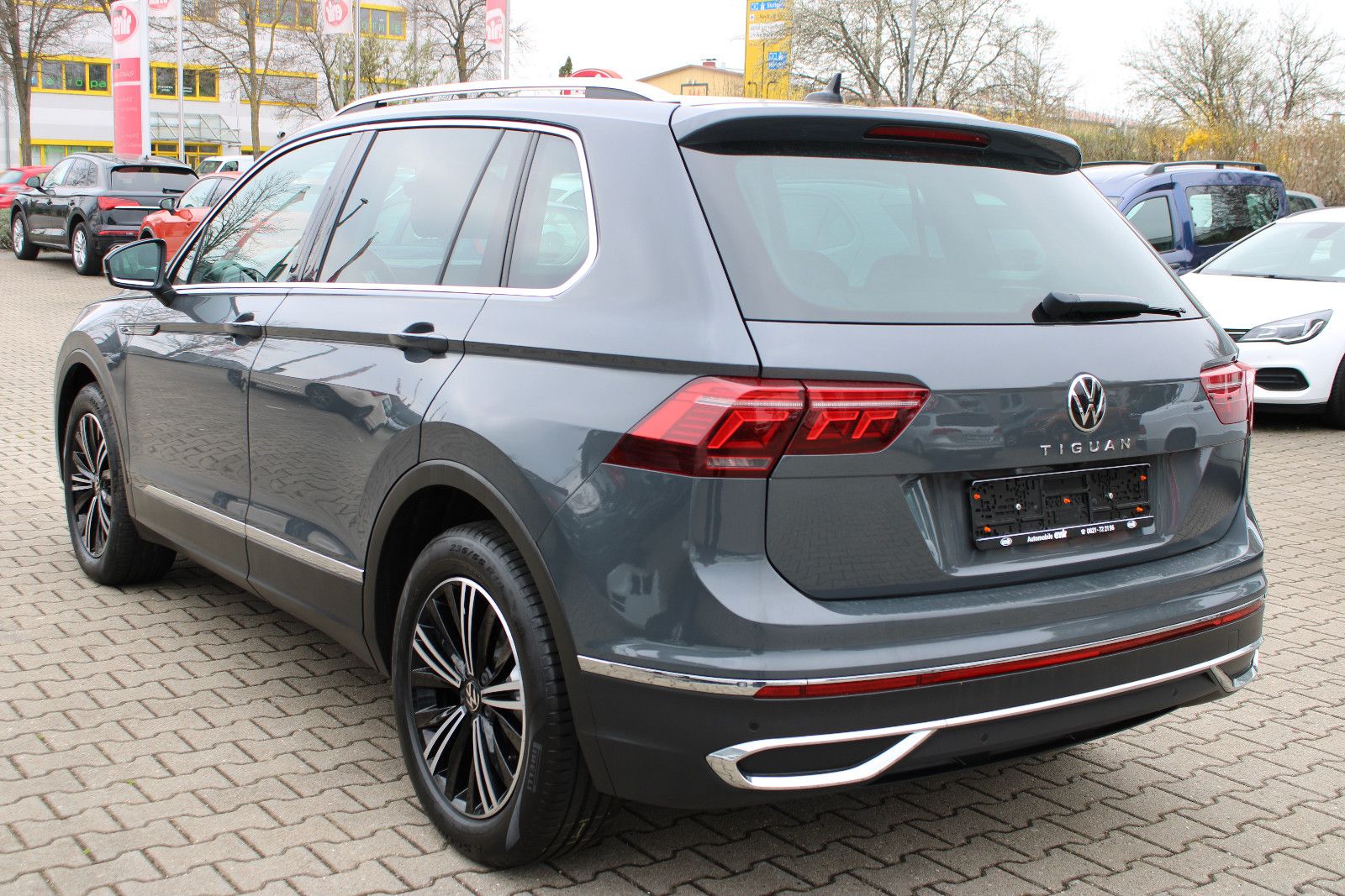 Fahrzeugabbildung Volkswagen Tiguan 1.5 TSI DSG Navi,PDC,Kamera,AHK