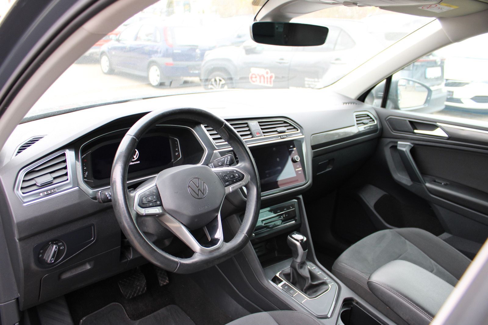 Fahrzeugabbildung Volkswagen Tiguan 1.5 TSI DSG Navi,PDC,Kamera,AHK