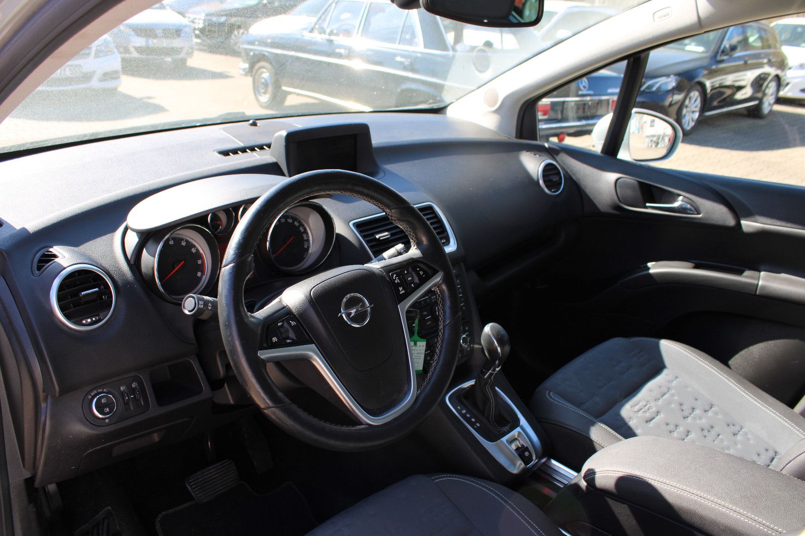 Fahrzeugabbildung Opel Meriva 1.4 INNOVATION Automatik