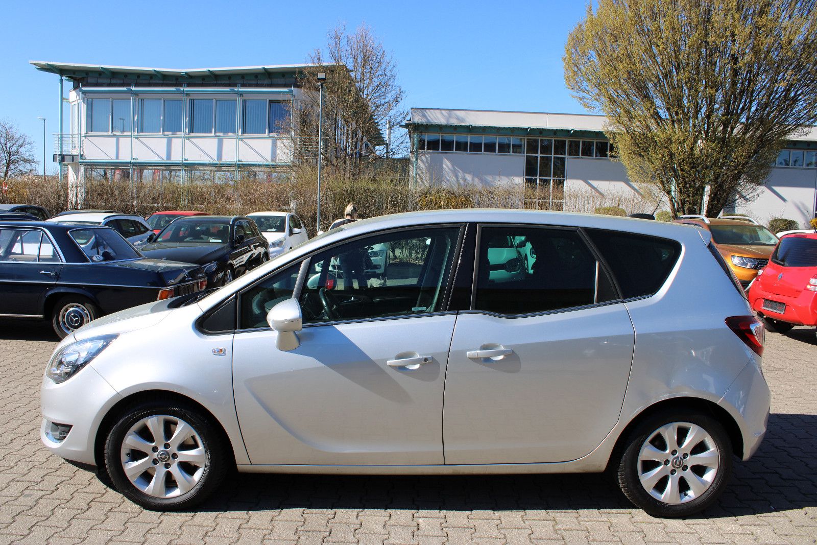 Fahrzeugabbildung Opel Meriva 1.4 INNOVATION Automatik