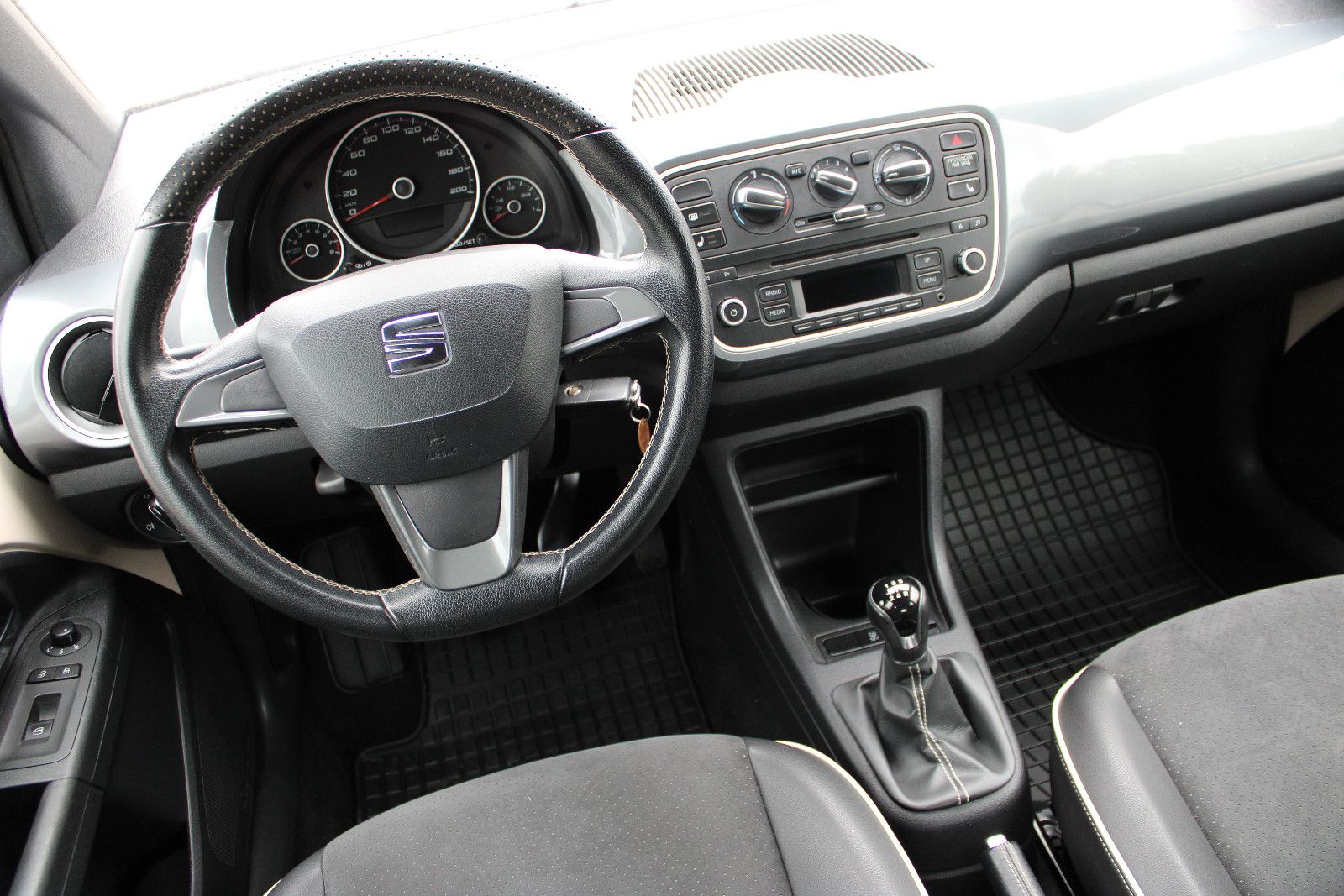 Fahrzeugabbildung SEAT Mii 1.0 by Mango Glam Klima,SHZ