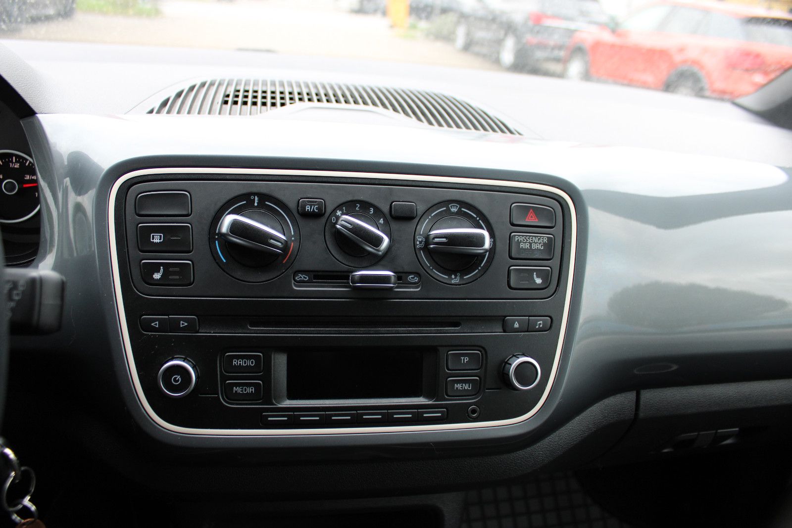 Fahrzeugabbildung SEAT Mii 1.0 by Mango Glam Klima,SHZ