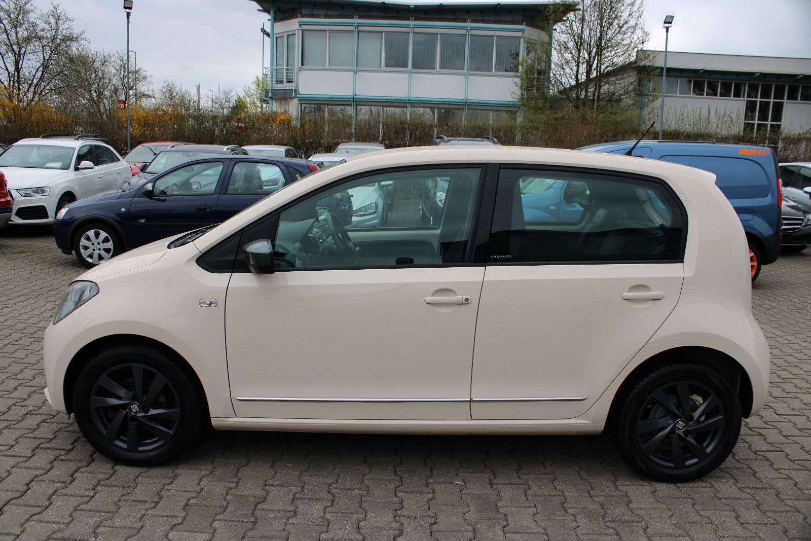 Fahrzeugabbildung SEAT Mii 1.0 by Mango Glam Klima,SHZ