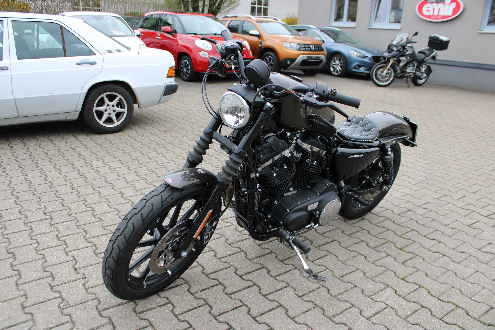 Fahrzeugabbildung Harley-Davidson Sportster 883 Iron