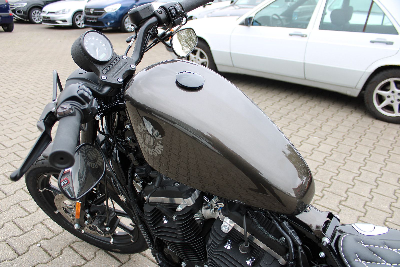 Fahrzeugabbildung Harley-Davidson Sportster 883 Iron
