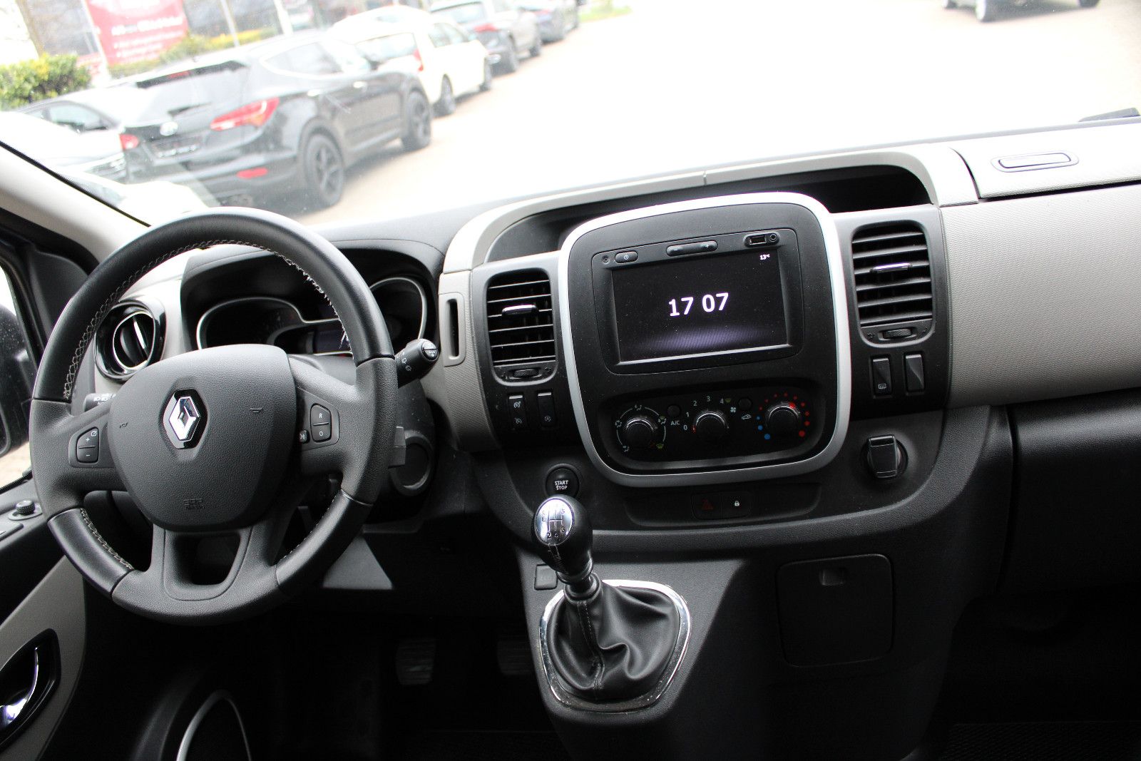 Fahrzeugabbildung Renault Trafic 5.Sitzer Navi,Kamera,SHZ,AHK