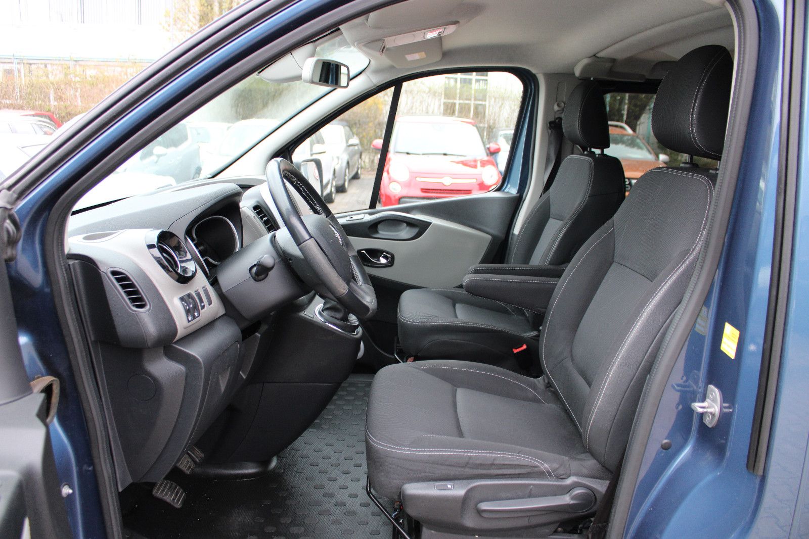 Fahrzeugabbildung Renault Trafic 5.Sitzer Navi,Kamera,SHZ,AHK