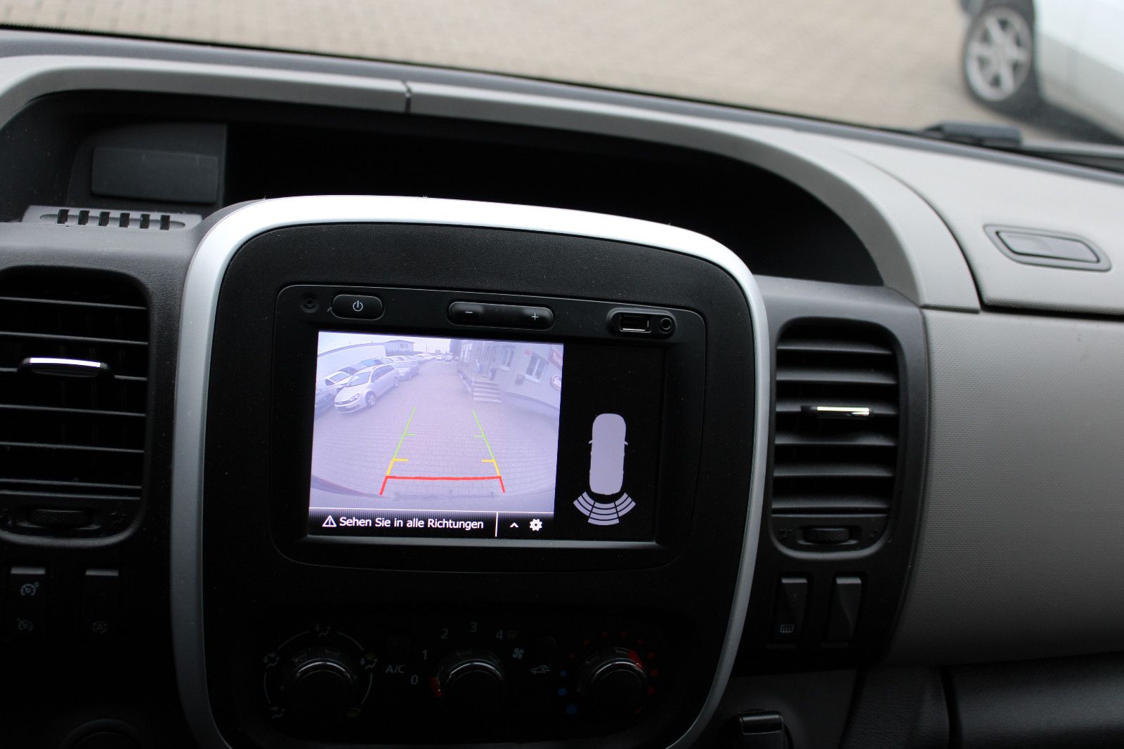 Fahrzeugabbildung Renault Trafic 5.Sitzer Navi,Kamera,SHZ,AHK