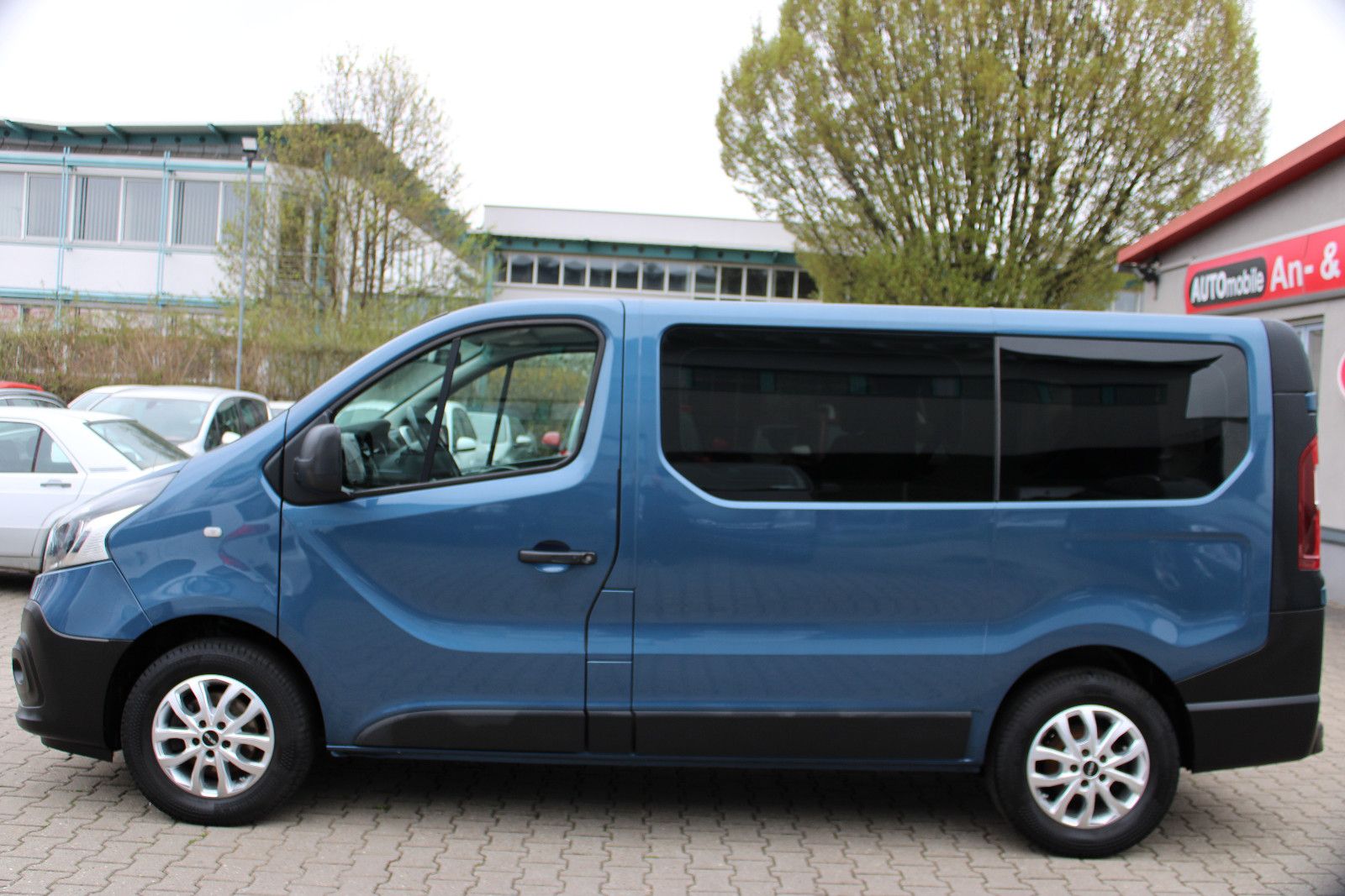 Fahrzeugabbildung Renault Trafic 5.Sitzer Navi,Kamera,SHZ,AHK