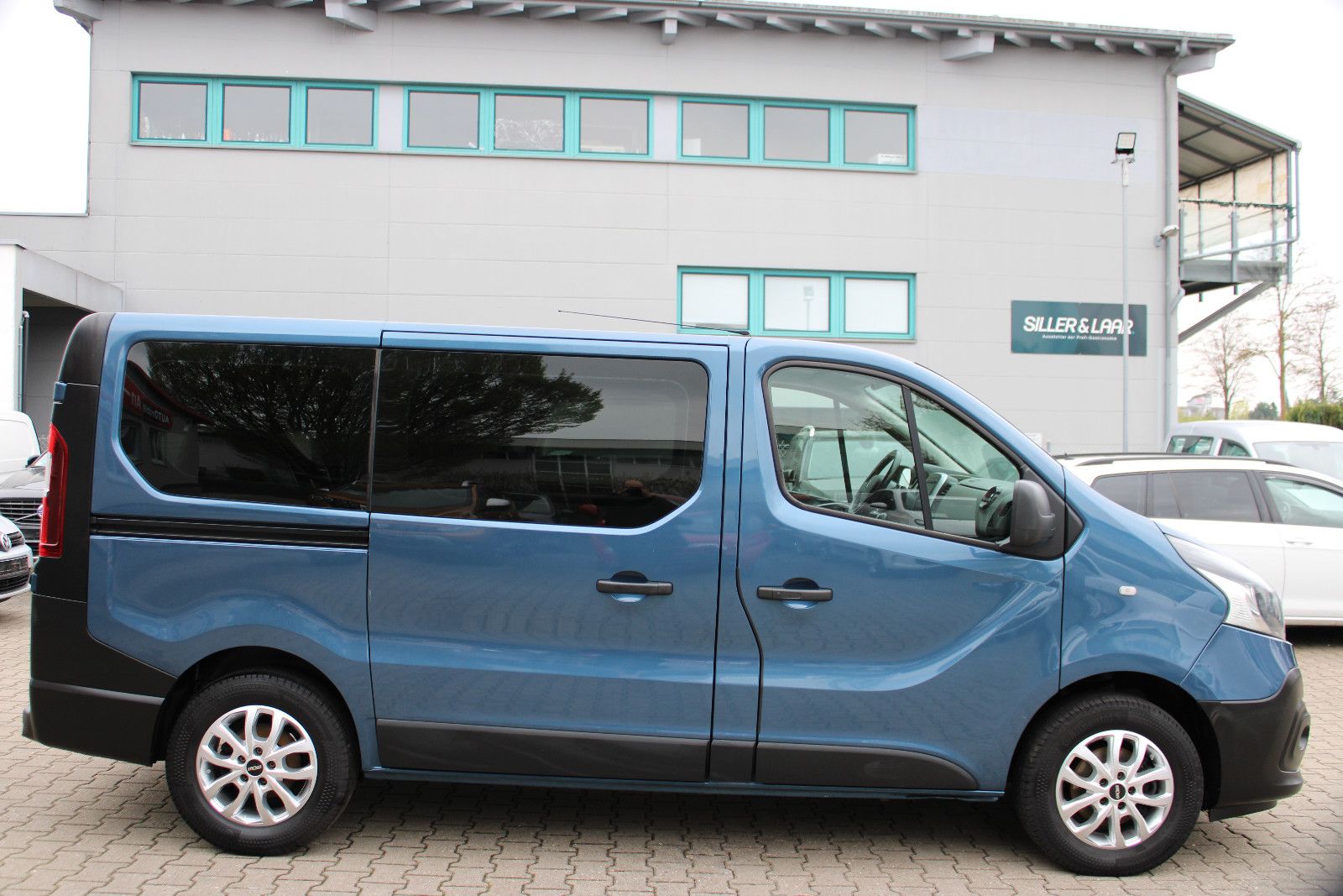 Fahrzeugabbildung Renault Trafic 5.Sitzer Navi,Kamera,SHZ,AHK