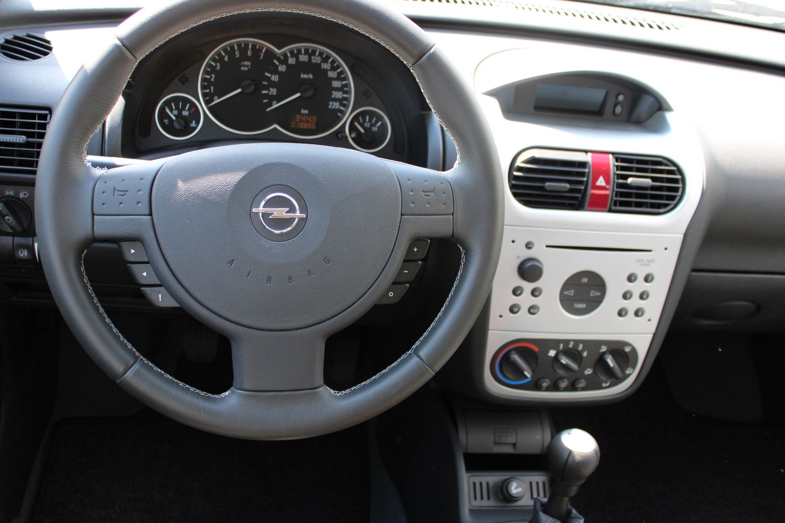 Fahrzeugabbildung Opel Corsa 1.2 16V Njoy Klima 1.Hand erst 19'000Km