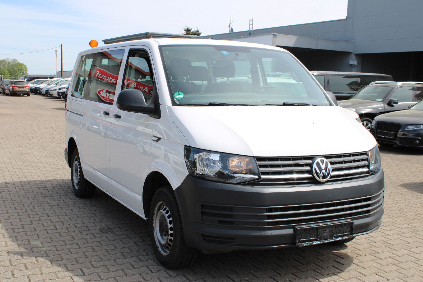 Fahrzeugabbildung Volkswagen T6 Transporter Kasten-Kombi Kombi