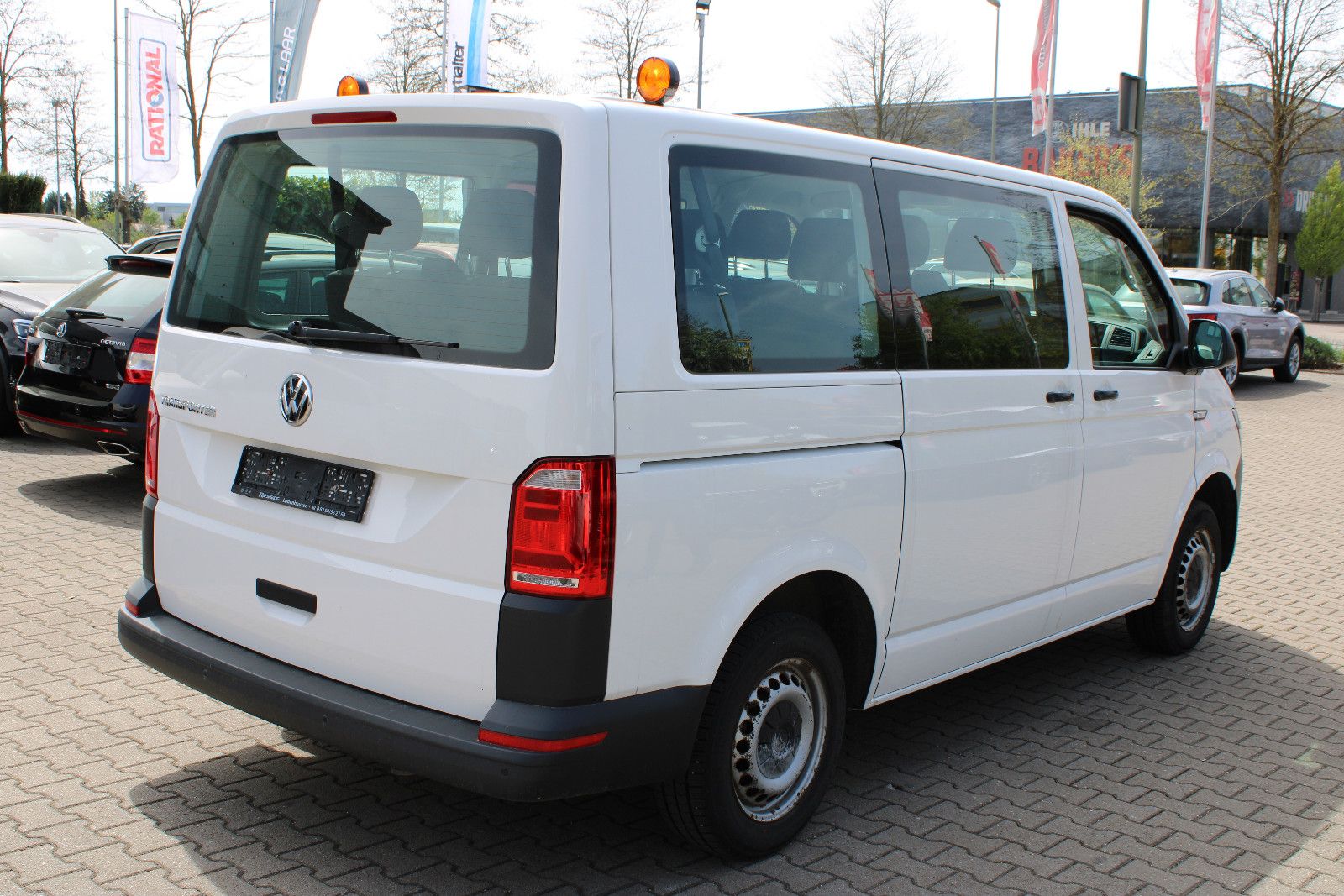 Fahrzeugabbildung Volkswagen T6 Transporter Kasten-Kombi Kombi