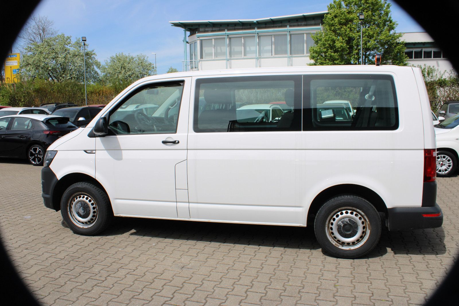 Fahrzeugabbildung Volkswagen T6 Transporter Kasten-Kombi Kombi