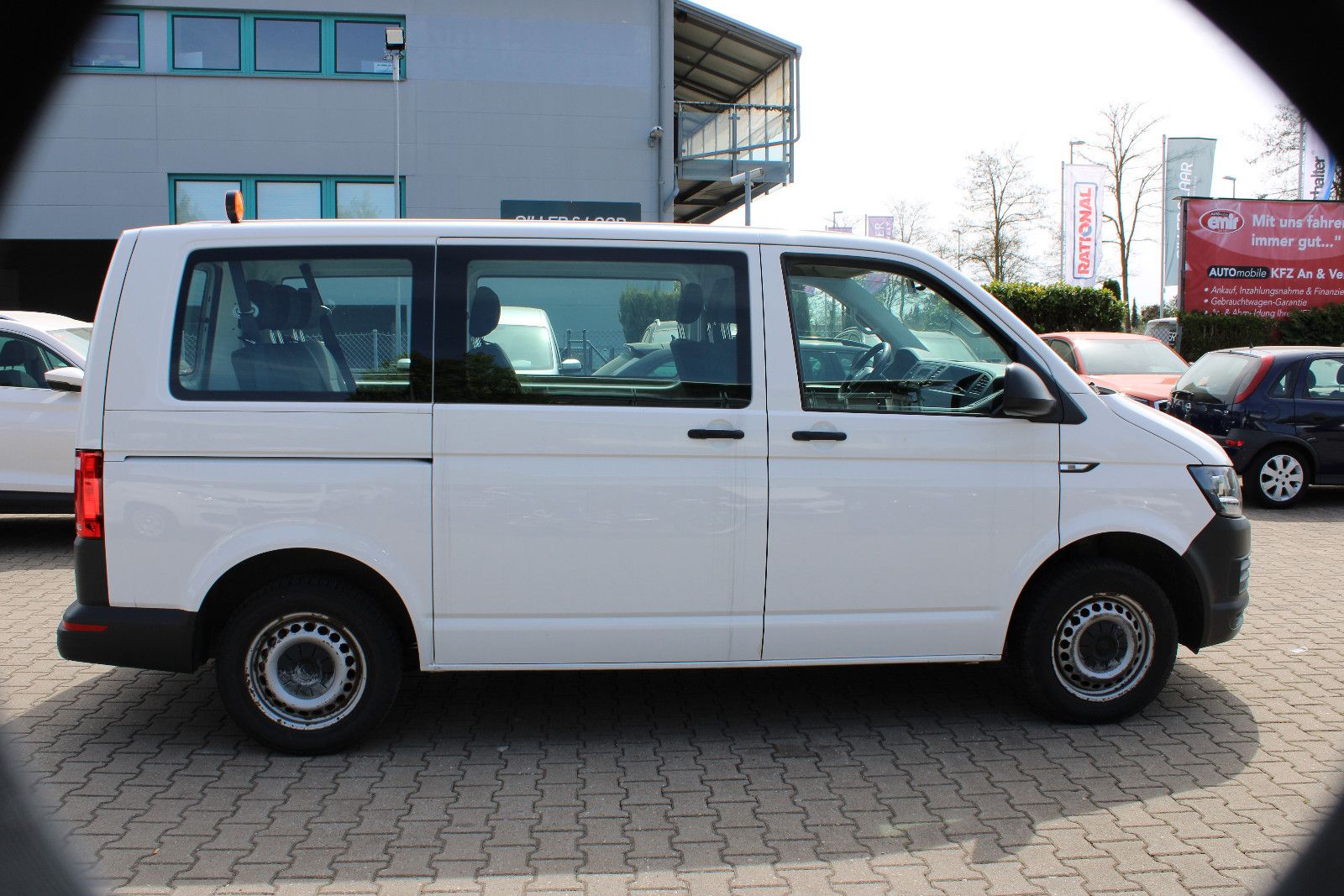 Fahrzeugabbildung Volkswagen T6 Transporter Kasten-Kombi Kombi