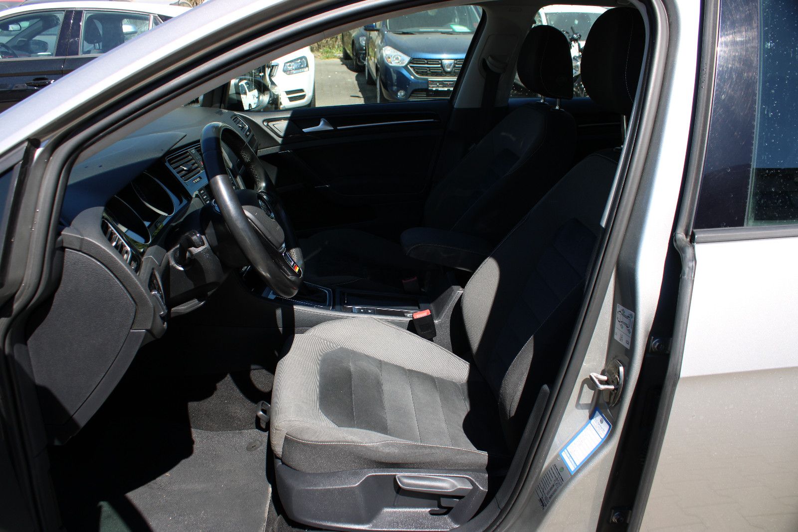 Fahrzeugabbildung Volkswagen Golf 1.4 TSI DSG Klimaautom, PDC